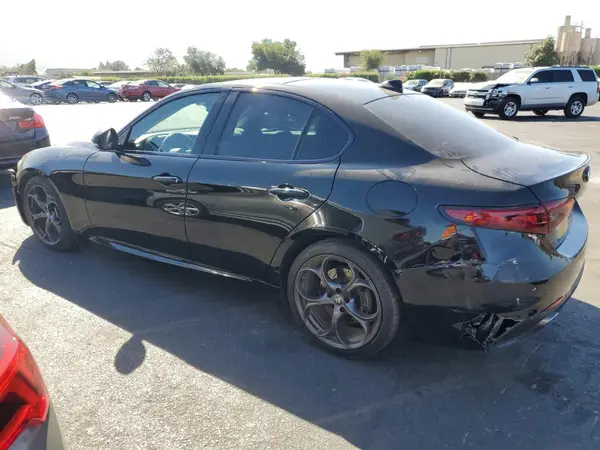 ZARFAECN9J7598650 2018 ALFA ROMEO GIULIA - Image 2