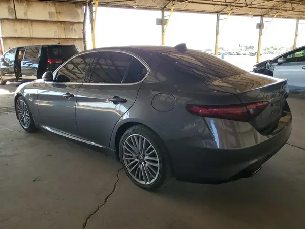 ZARFAECNXH7530528 2017 ALFA ROMEO GIULIA - Image 2
