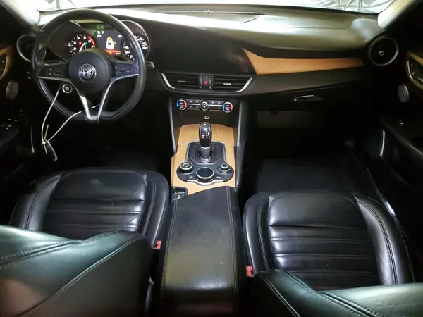 ZARFAECNXH7530528 2017 ALFA ROMEO GIULIA - Image 8