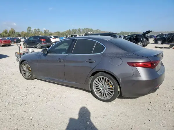 ZARFAECNXH7549323 2017 ALFA ROMEO GIULIA - Image 2