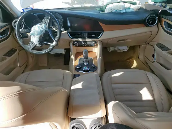 ZARFAECNXH7549323 2017 ALFA ROMEO GIULIA - Image 8