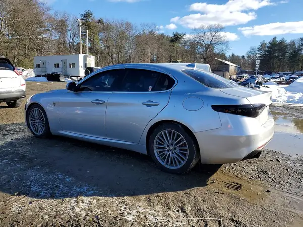 ZARFAECNXH7550651 2017 ALFA ROMEO GIULIA - Image 2