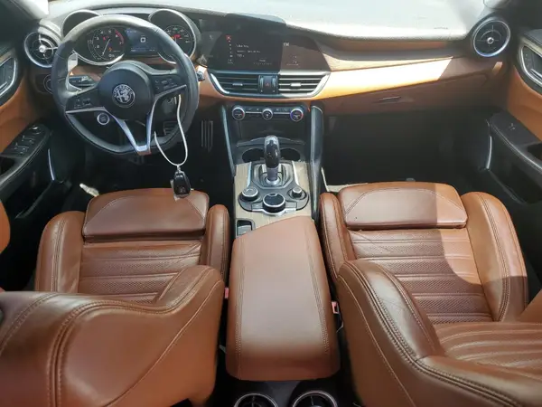 ZARFAECNXH7551976 2017 ALFA ROMEO GIULIA - Image 8