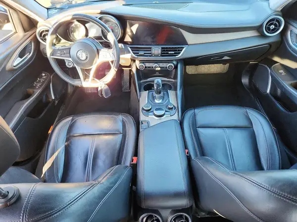 ZARFAECNXH7554764 2017 ALFA ROMEO GIULIA - Image 8