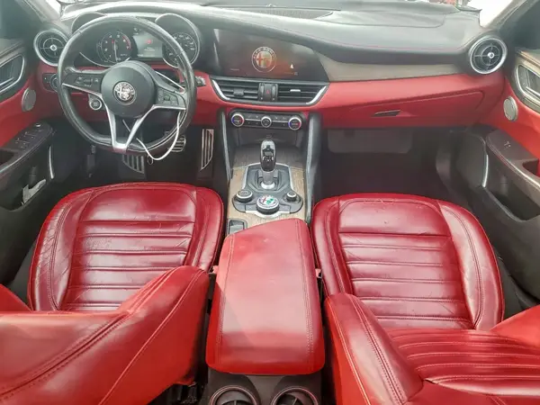 ZARFAECNXH7555624 2017 ALFA ROMEO GIULIA - Image 8