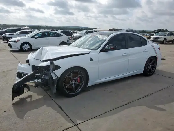 ZARFAECNXJ7566371 2018 ALFA ROMEO GIULIA - Image 1