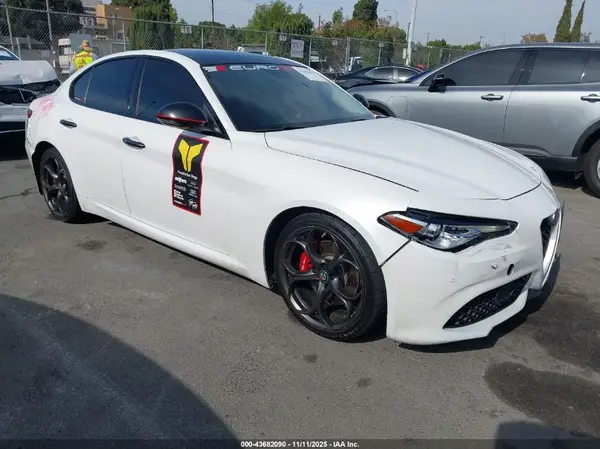 ZARFAECNXJ7566533 2018 ALFA ROMEO GIULIA