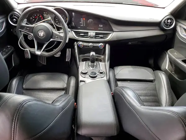 ZARFAECNXJ7577547 2018 ALFA ROMEO GIULIA - Image 8