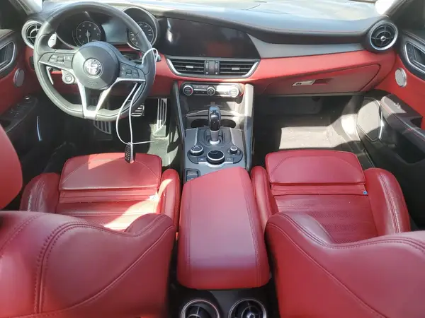 ZARFAECNXJ7589584 2018 ALFA ROMEO GIULIA - Image 8