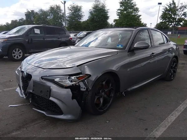ZARFAECNXJ7589925 2018 ALFA ROMEO GIULIA - Image 2