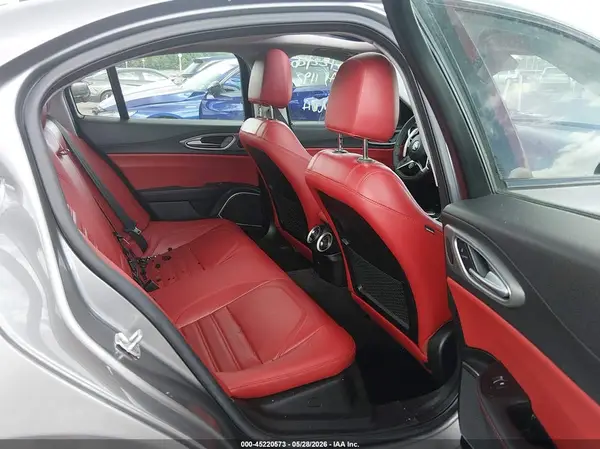 ZARFAECNXJ7589925 2018 ALFA ROMEO GIULIA - Image 8