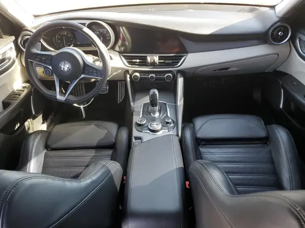 ZARFAECNXJ7594235 2018 ALFA ROMEO GIULIA - Image 8