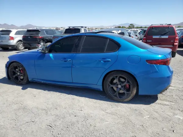 ZARFAECNXJ7598804 2018 ALFA ROMEO GIULIA - Image 2