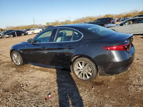 ZARFAEDN0H7528611 2017 ALFA ROMEO GIULIA - Image 2
