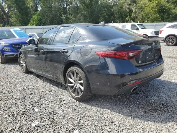ZARFAEDN0H7528737 2017 ALFA ROMEO GIULIA - Image 2