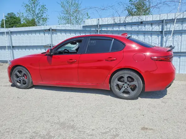 ZARFAEDN0H7534571 2017 ALFA ROMEO GIULIA - Image 2