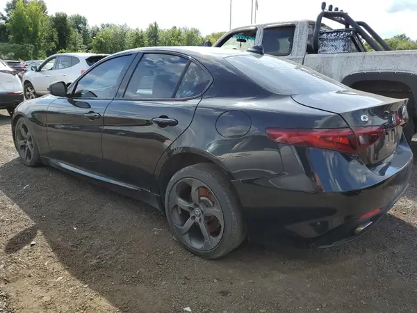 ZARFAEDN0H7536207 2017 ALFA ROMEO GIULIA - Image 2