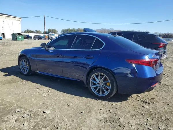 ZARFAEDN0H7555422 2017 ALFA ROMEO GIULIA - Image 2