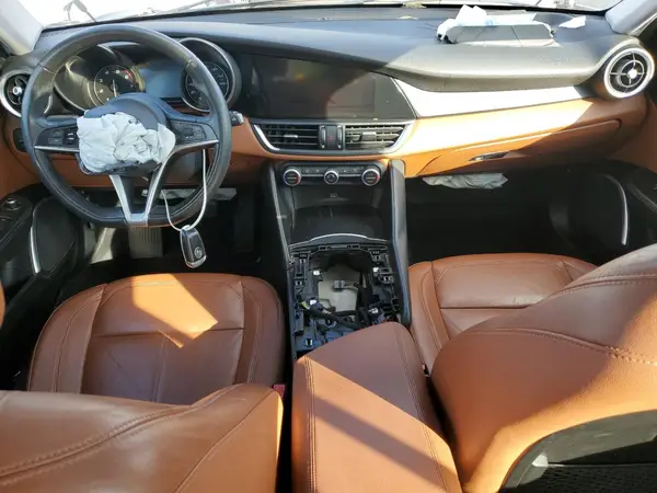 ZARFAEDN0J7570346 2018 ALFA ROMEO GIULIA - Image 8