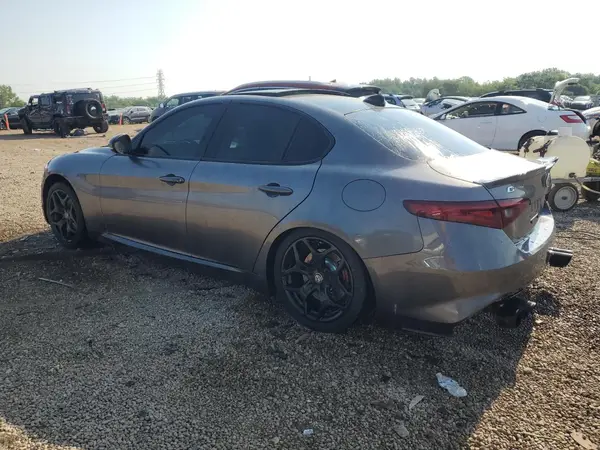 ZARFAEDN0J7575174 2018 ALFA ROMEO GIULIA - Image 2