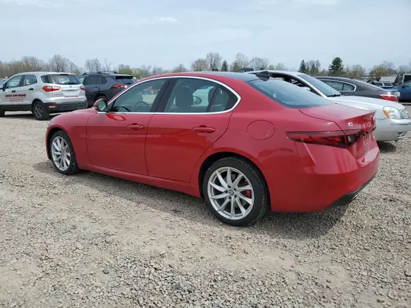 ZARFAEDN0J7577037 2018 ALFA ROMEO GIULIA - Image 2