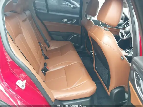 ZARFAEDN0J7596915 2018 ALFA ROMEO GIULIA - Image 8