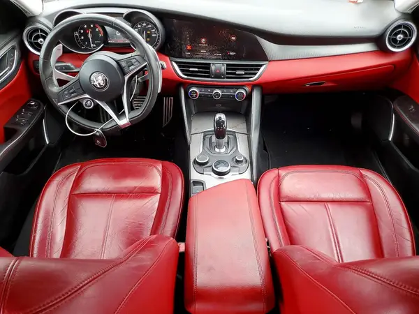 ZARFAEDN1H7533784 2017 ALFA ROMEO GIULIA - Image 8