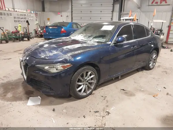 ZARFAEDN1H7548298 2017 ALFA ROMEO GIULIA - Image 2