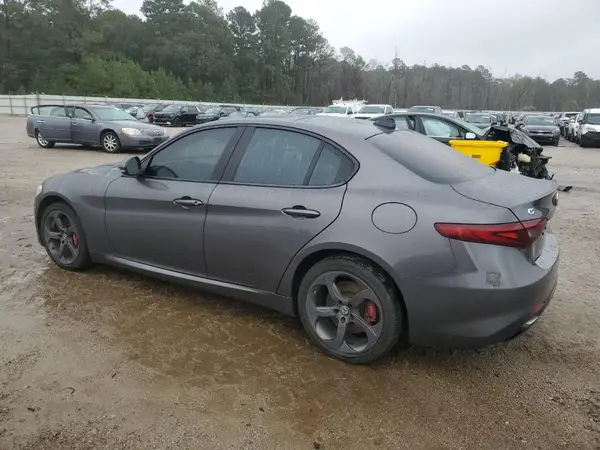 ZARFAEDN1H7550133 2017 ALFA ROMEO GIULIA - Image 2