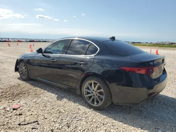 ZARFAEDN1H7550147 2017 ALFA ROMEO GIULIA - Image 2