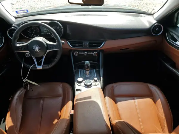 ZARFAEDN1H7550147 2017 ALFA ROMEO GIULIA - Image 8