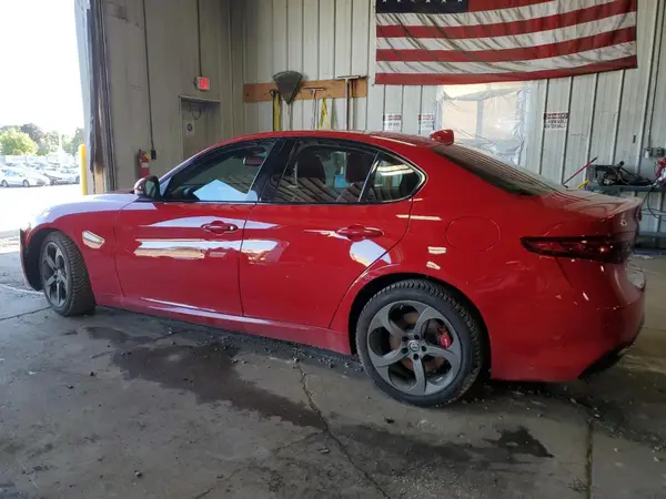 ZARFAEDN1J7572896 2018 ALFA ROMEO GIULIA - Image 2