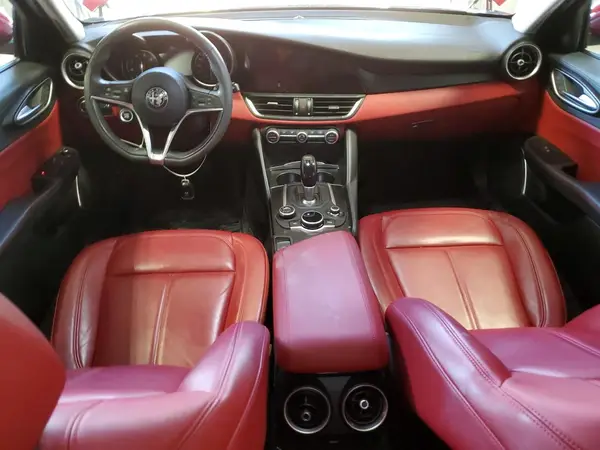 ZARFAEDN1J7572896 2018 ALFA ROMEO GIULIA - Image 8