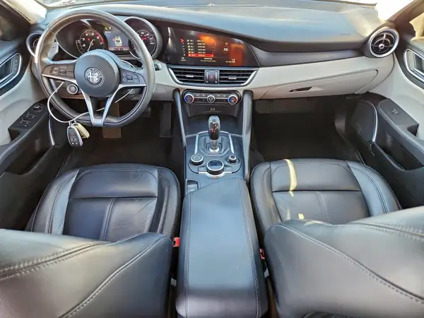 ZARFAEDN1J7575135 2018 ALFA ROMEO GIULIA - Image 8