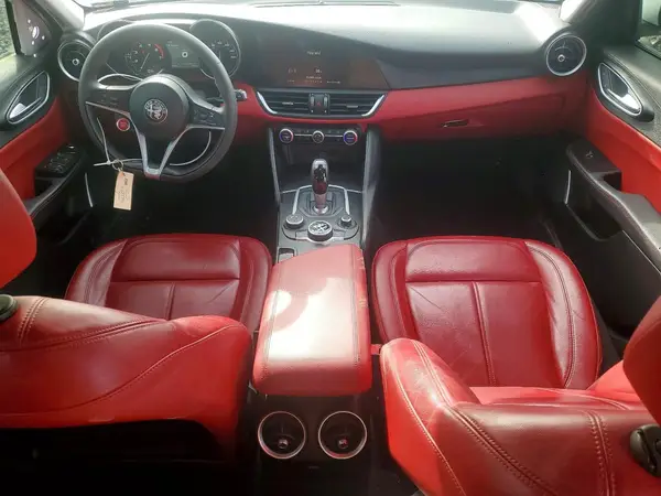 ZARFAEDN1J7586331 2018 ALFA ROMEO GIULIA - Image 8