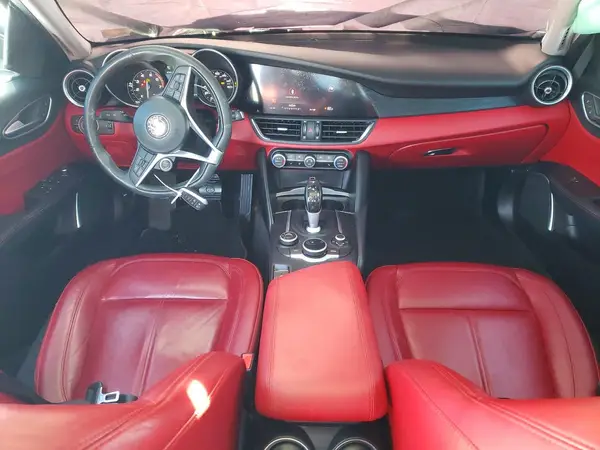 ZARFAEDN1J7592338 2018 ALFA ROMEO GIULIA - Image 8