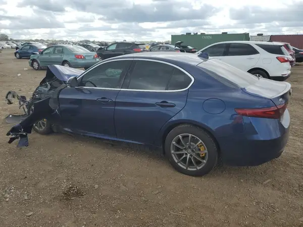 ZARFAEDN1J7592484 2018 ALFA ROMEO GIULIA - Image 2