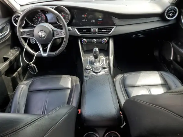 ZARFAEDN1J7593067 2018 ALFA ROMEO GIULIA - Image 8