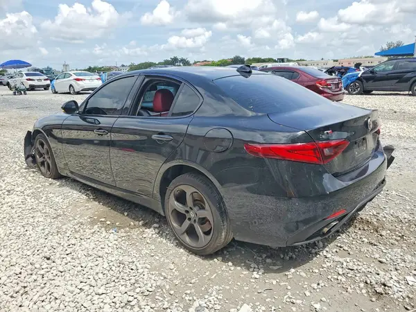 ZARFAEDN1J7597314 2018 ALFA ROMEO GIULIA - Image 2