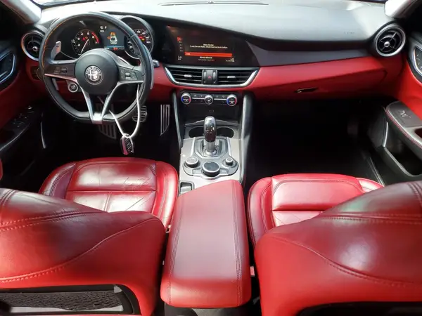 ZARFAEDN2H7533101 2017 ALFA ROMEO GIULIA - Image 8