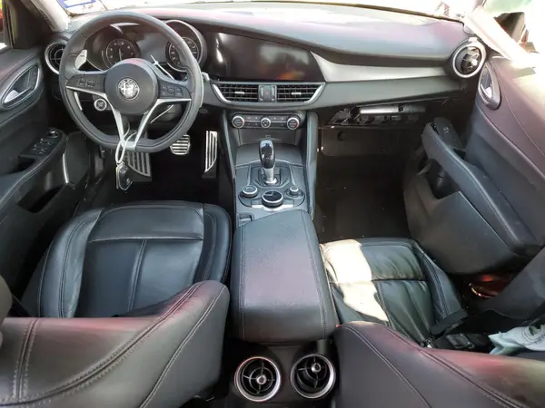 ZARFAEDN2H7533499 2017 ALFA ROMEO GIULIA - Image 8