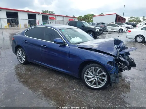 ZARFAEDN2H7545488 2017 ALFA ROMEO GIULIA - Image 1