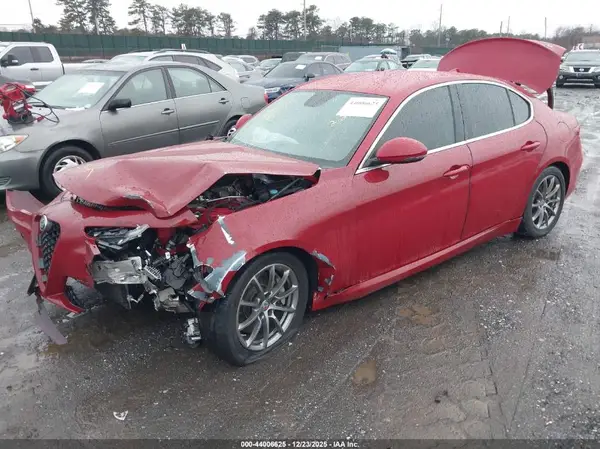 ZARFAEDN2H7549489 2017 ALFA ROMEO GIULIA - Image 2