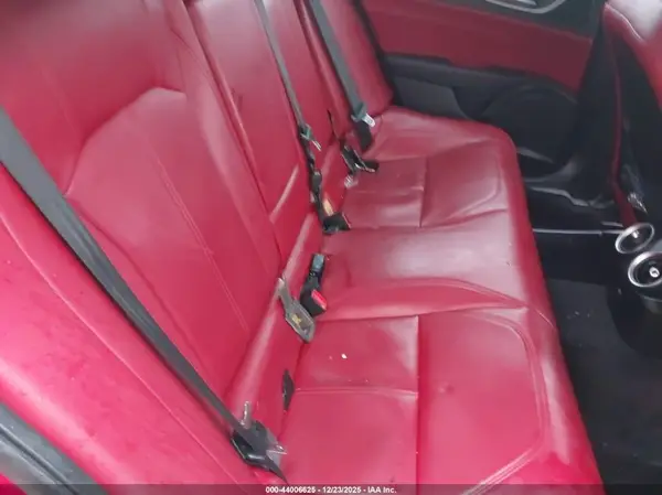 ZARFAEDN2H7549489 2017 ALFA ROMEO GIULIA - Image 8