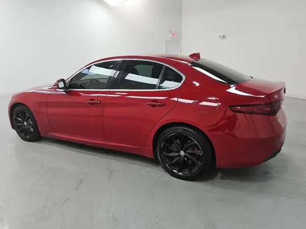 ZARFAEDN2H7550500 2017 ALFA ROMEO GIULIA - Image 2