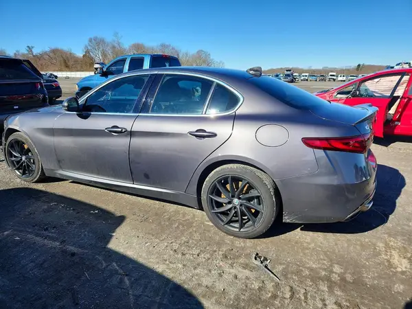 ZARFAEDN2H7552232 2017 ALFA ROMEO GIULIA - Image 2