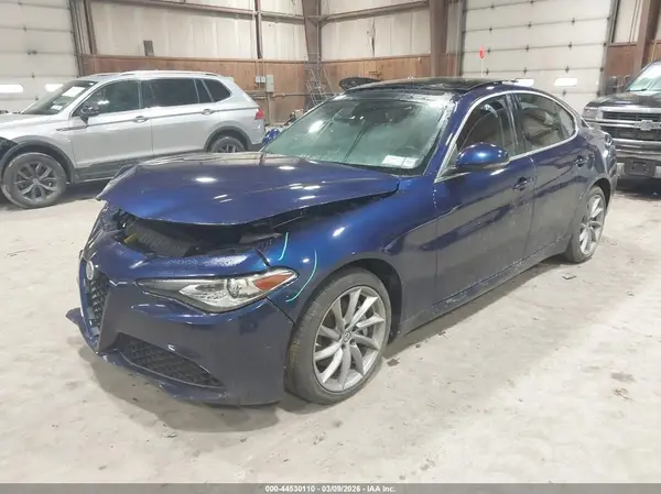 ZARFAEDN2H7552361 2017 ALFA ROMEO GIULIA - Image 2
