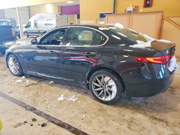 ZARFAEDN2H7552389 2017 ALFA ROMEO GIULIA - Image 2