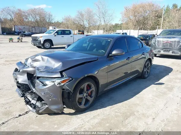 ZARFAEDN2H7557589 2017 ALFA ROMEO GIULIA - Image 2