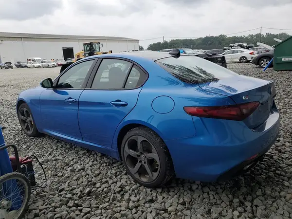 ZARFAEDN2H7559794 2017 ALFA ROMEO GIULIA - Image 2